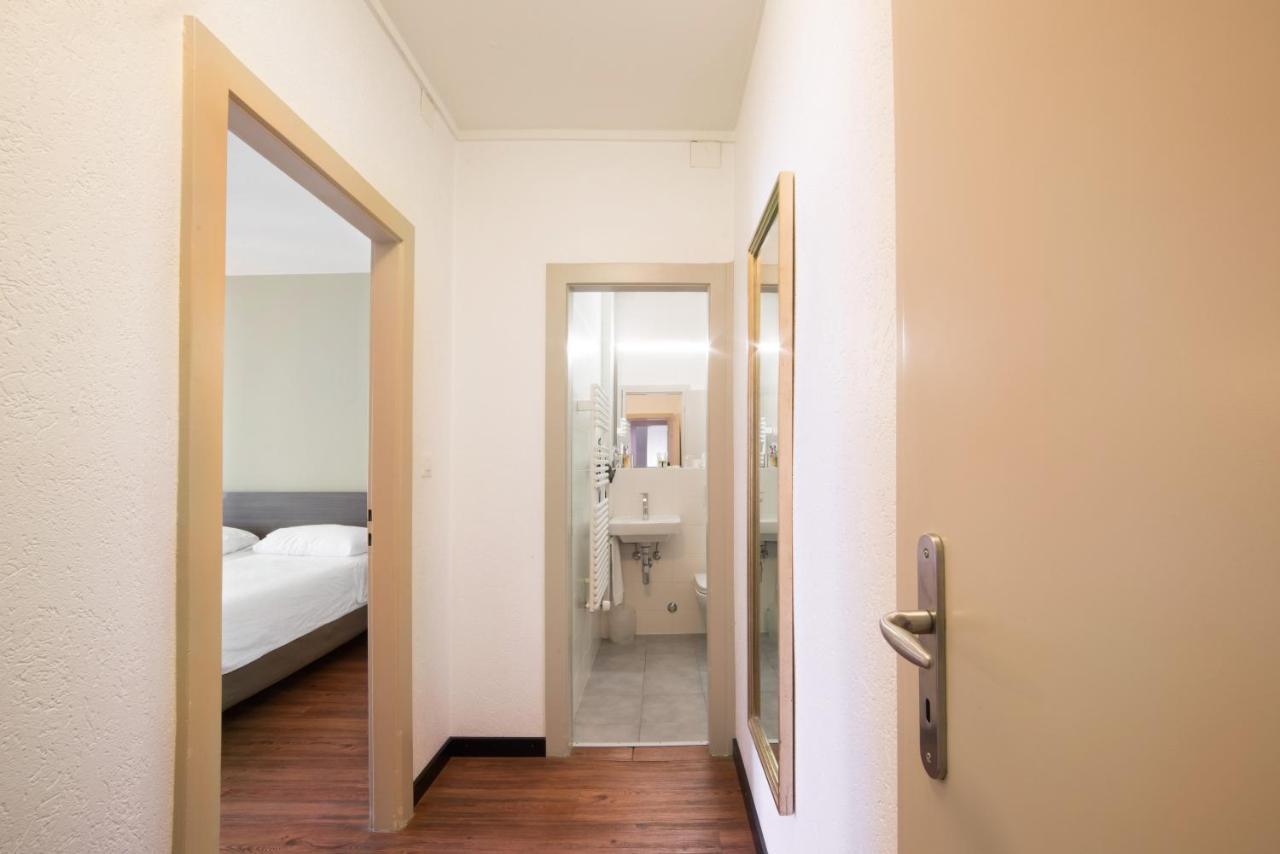 Hotel Montana Genebra Quarto foto